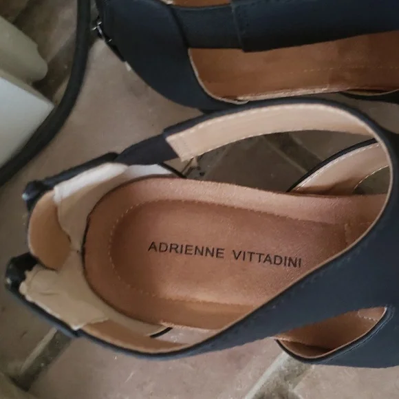 Adrienne Vittadini Tricia Wedge Size 9 - Picture 4 of 13